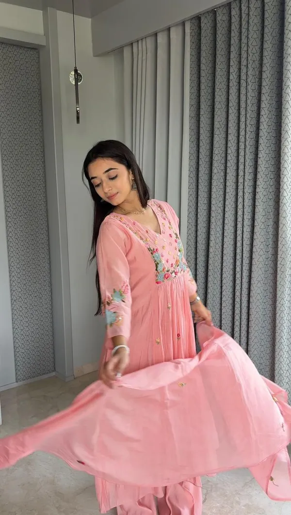 Pink_Georgette_Floral_Embroidered_Anarkali_Suit_For_Women