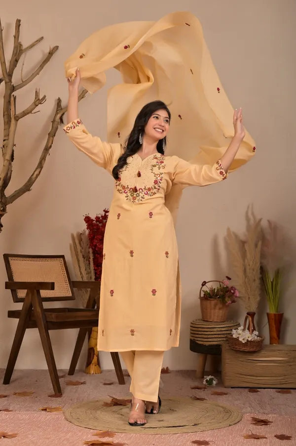 Beige_Georgette_Embroidered_Kurta_Set_With_Dupatta_For_Women