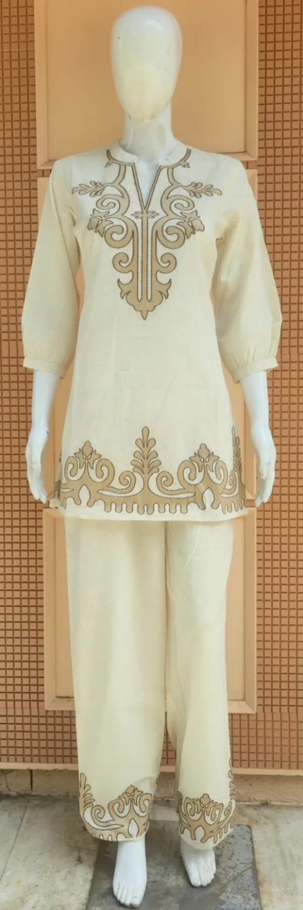 Off-White_Embroidered_Kurta_Pant_Set_For_Women