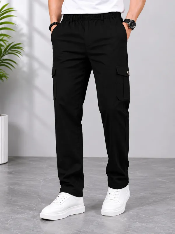 Black_Cotton_Relaxed_Fit_Cargo_Pants_For_Men