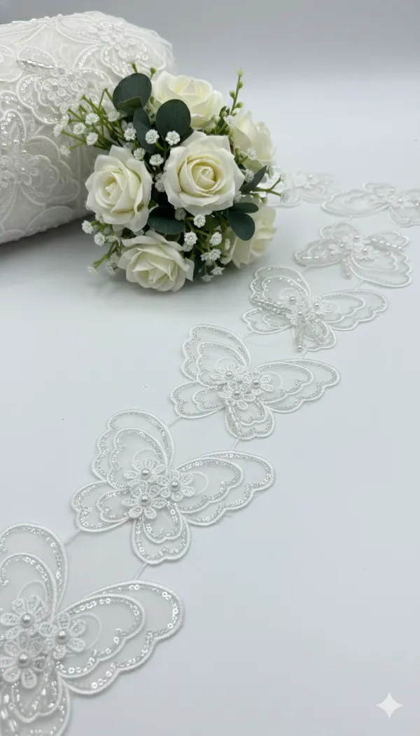 Beige_Butterfly_Motif_Zari_Lace_Trim_Per_Meter
