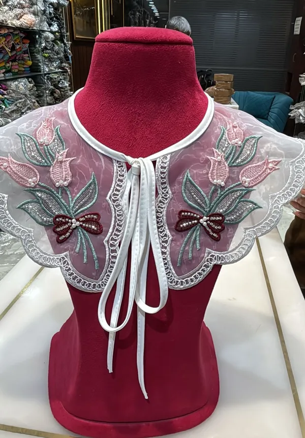 White_Zari_Lace_Poncho_Collar
