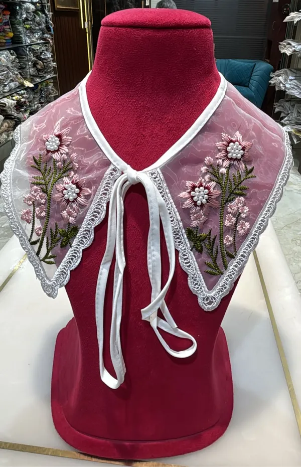 White_Zari_Lace_Poncho_Collar