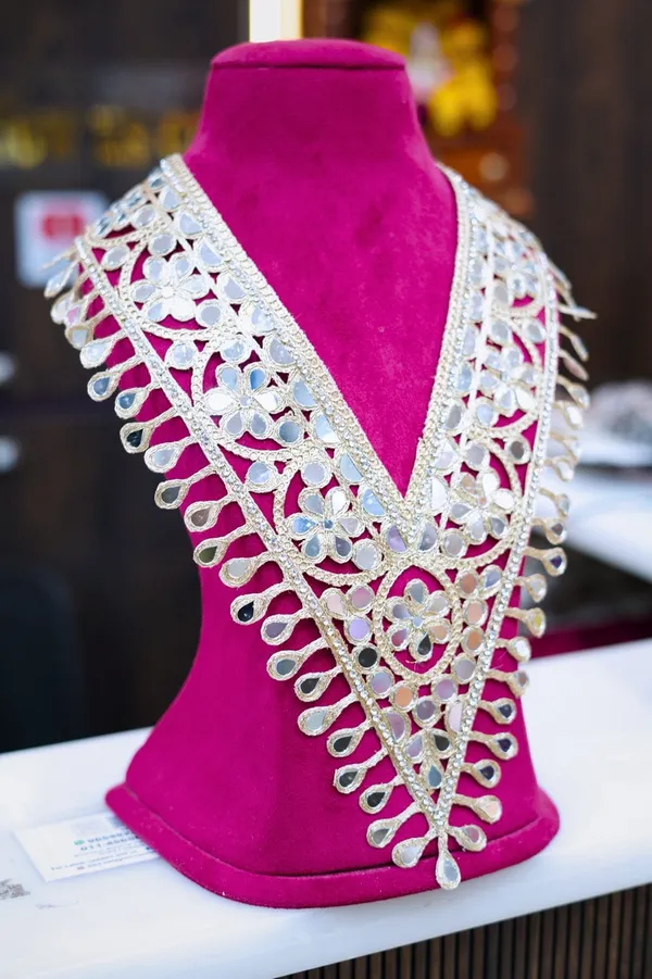 Golden_Zari_Mirror_Neck_Embellishment_Patch_For_Ethnic_Wear