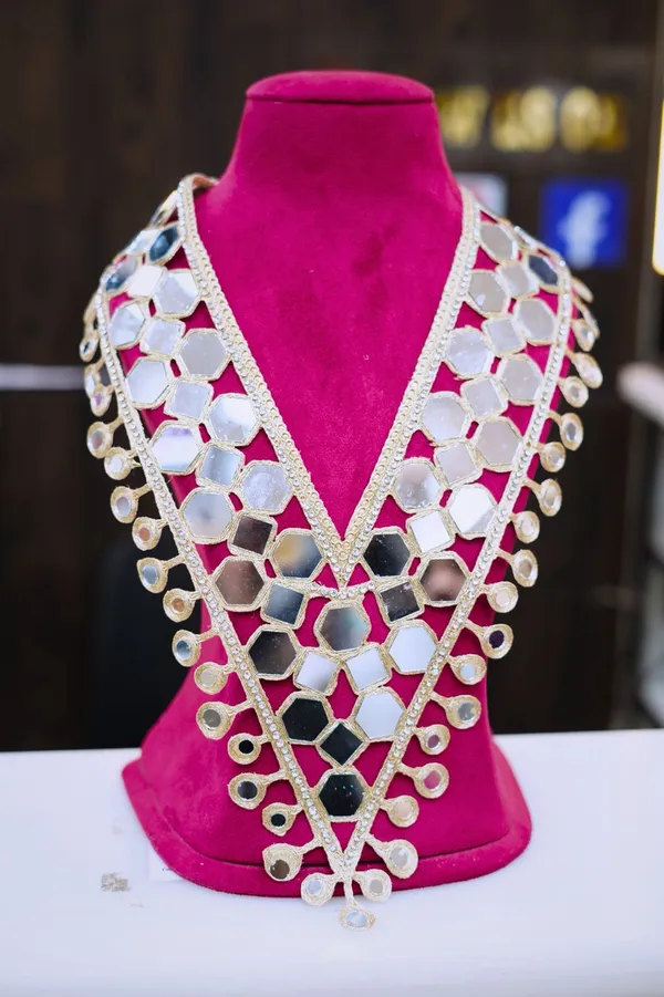 Golden_Zari_Mirror_Neck_Embellishment_Patch_For_Ethnic_Wear