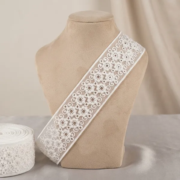 White_Dyeable_Beading_Panel_Lace_With_Laser_Cutwork_3_Inch_Per_Meter