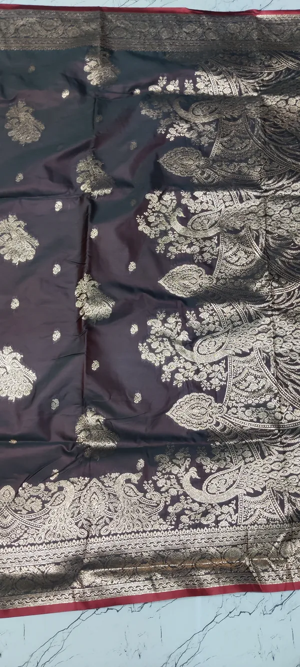 Maroon_Zari_Woven_Banarasi_Saree_For_Women
