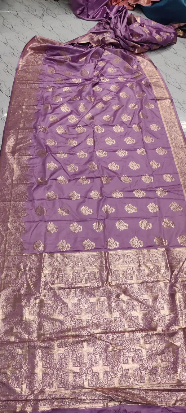 Purple_Zari_Woven_Banarasi_Saree_For_Women