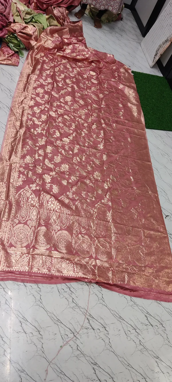 Peach_Zari_Woven_Banarasi_Saree_For_Women