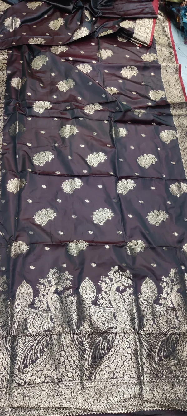 Maroon_Zari_Woven_Banarasi_Saree_For_Women