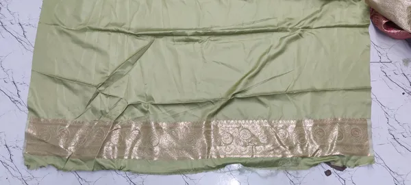 Green_Zari_Woven_Banarasi_Saree_For_Women