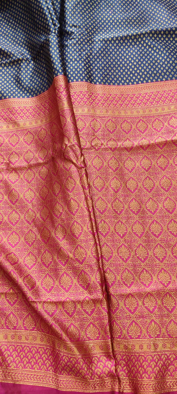 Magenta_Satin_Silk_Handwoven_Zari_Border_Banarasi_Saree_For_Women