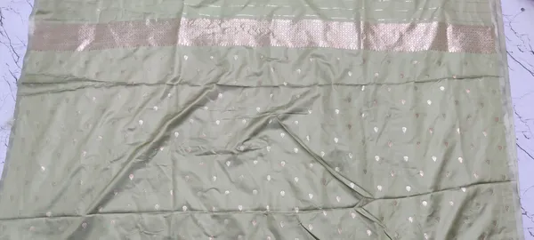 Green_Zari_Woven_Banarasi_Saree_For_Women