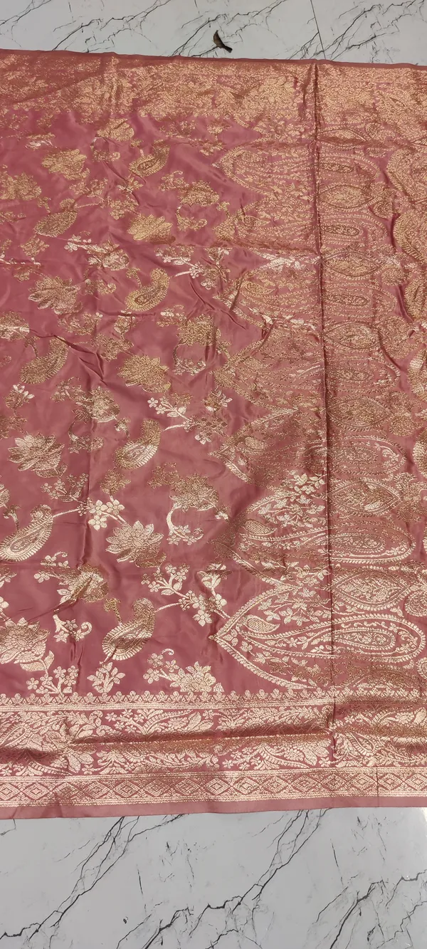 Peach_Zari_Woven_Banarasi_Saree_For_Women