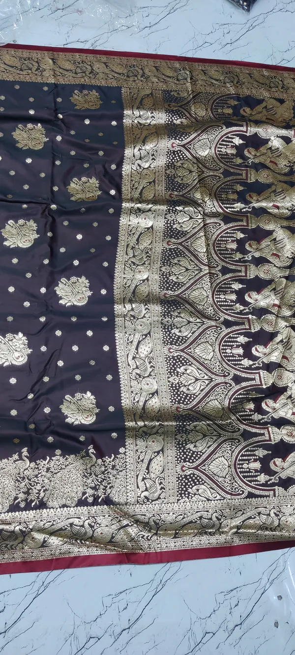 Wine_Gold_Zari_Woven_Banarasi_Saree_For_Women