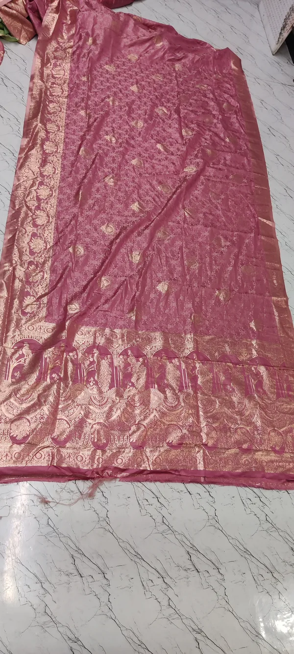 Pink_Zari_Woven_Booti_Banarasi_Saree_For_Women