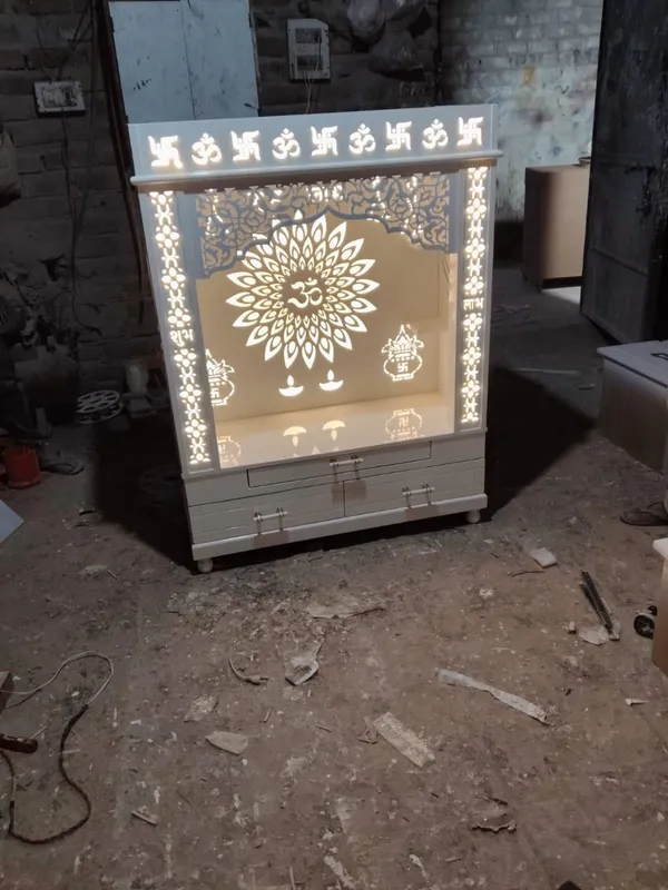 Traditional_Illuminated_Lotus_Pattern_Pooja_Mandir