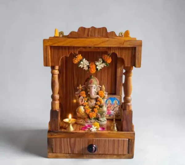 Wooden_Traditional_Wall_Mounted_Pooja_Mandir