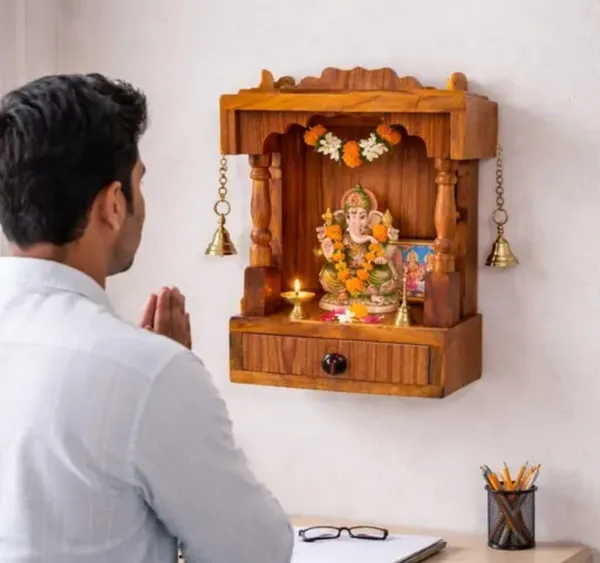 Wooden_Traditional_Wall_Mounted_Pooja_Mandir