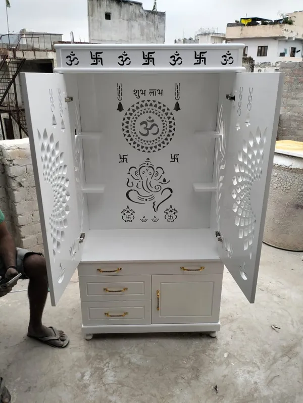 Wooden_Traditional_Religious_Motif_Pooja_Mandir_Cabinet