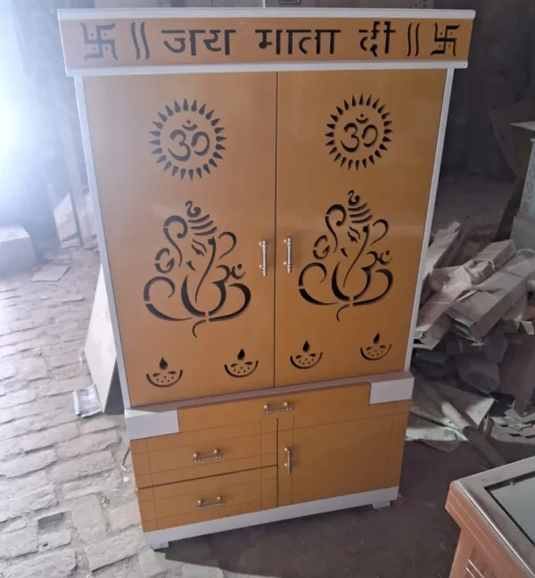 Wooden_Traditional_Religious_Motif_Pooja_Mandir_Cabinet