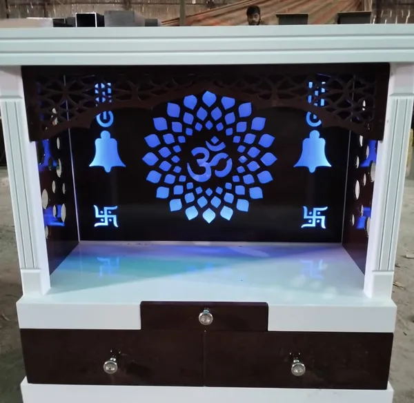 Wood-Finish_Traditional_Pooja_Mandir