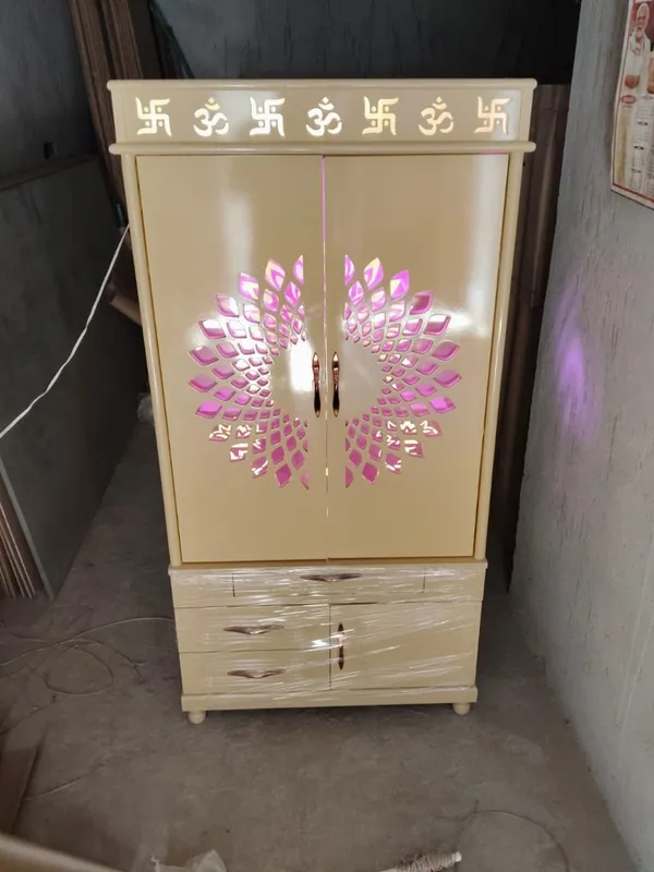 Cream_Decorative_Leaf_Pattern_Wardrobe