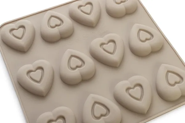 Silicone_Heart_Shaped_Chocolate_Mold_12_Cavity_Baking_Pan_For_Candy_Desserts_And_Treats