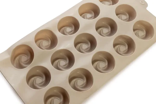 Silicone_Chocolate_Mold_15_Cavity_Swirl_Pattern_Baking_Mold_Beige