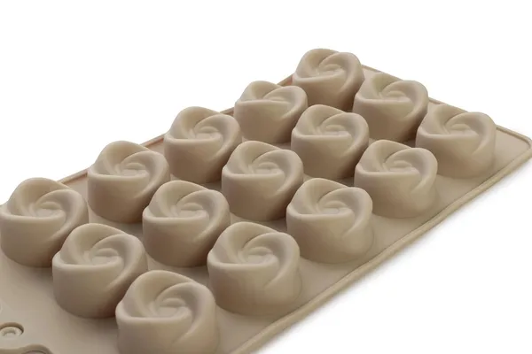 Silicone_Chocolate_Mold_15_Cavity_Swirl_Pattern_Baking_Mold_Beige