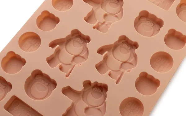 Silicone_Chocolate_Mold_With_Teddy_Bear_And_Heart_Shapes_Peach_Color_Baking_Tray_For_Candy_And_Ice_Cubes