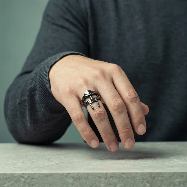 Noir_Phantom_Mask_Ring