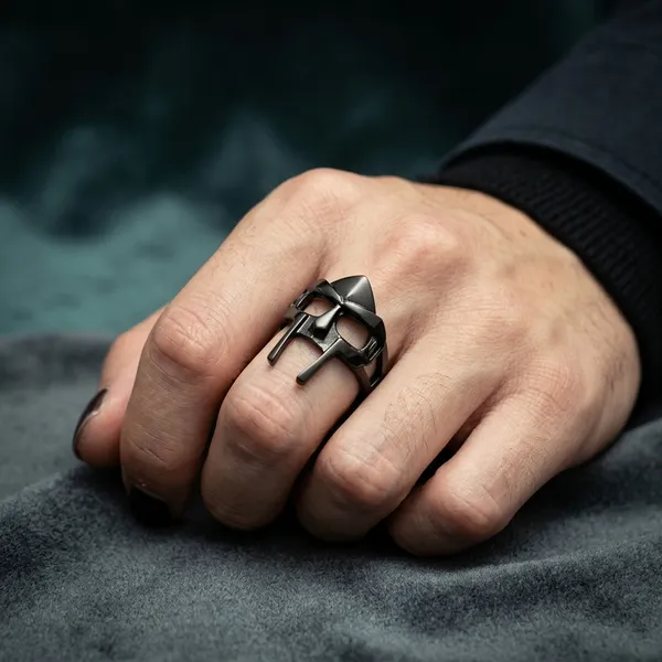 Noir_Phantom_Mask_Ring
