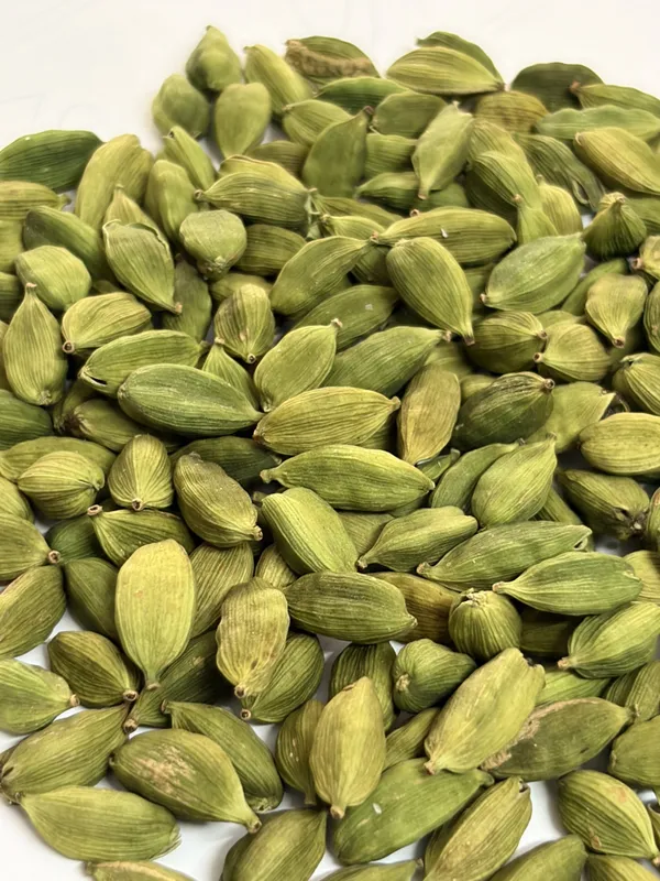 Dakshin_Hub_Idukki_Whole_Green_Cardamom_8MM