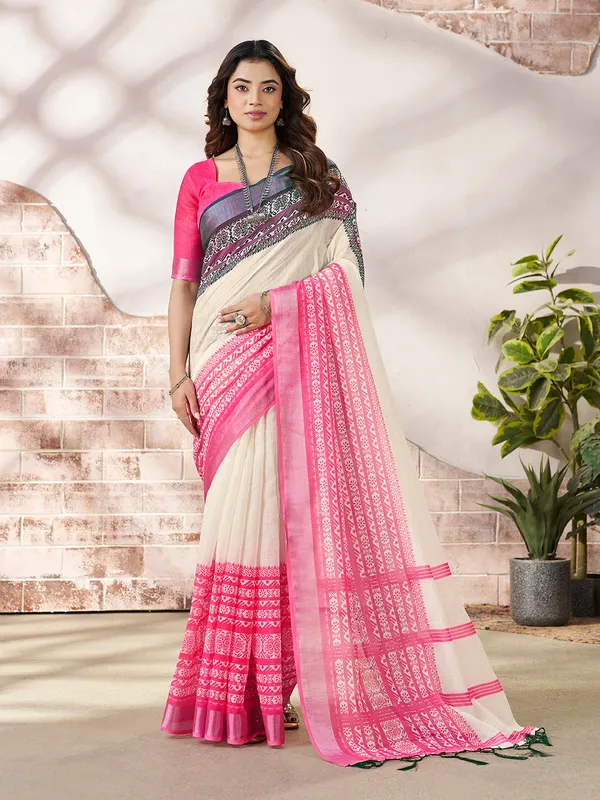 Stylish_Digital_Print_Saree_In_Off_White_With_Pink_Accents_Default_Title