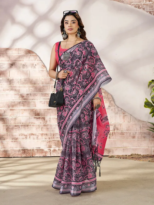 Premium_Charcoal_Grey_Digital_Print_Saree_With_Pink_Pallu_Default_Title