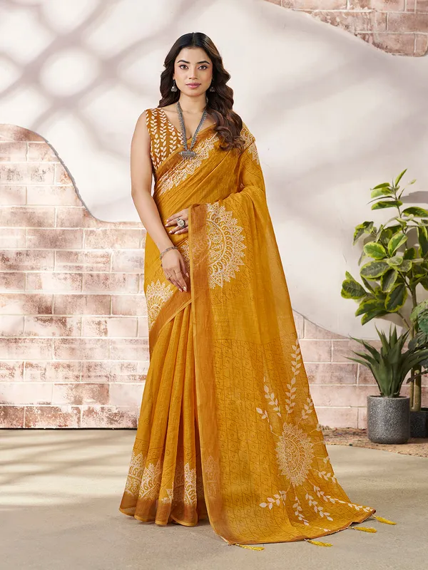 Mustard_Yellow_Cotton_Digital_Print_Saree_For_Women