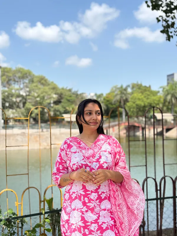 Women_Floral_Printed_Regular_Kurta_With_Trousers_With_Dupatta