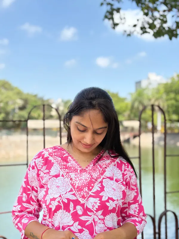 Women_Floral_Printed_Regular_Kurta_With_Trousers_With_Dupatta