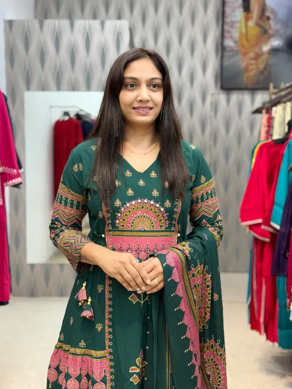 Green_Cotton_Anarkali_Floral_Printed_Kurti_Set_With_Dupatta_For_Women