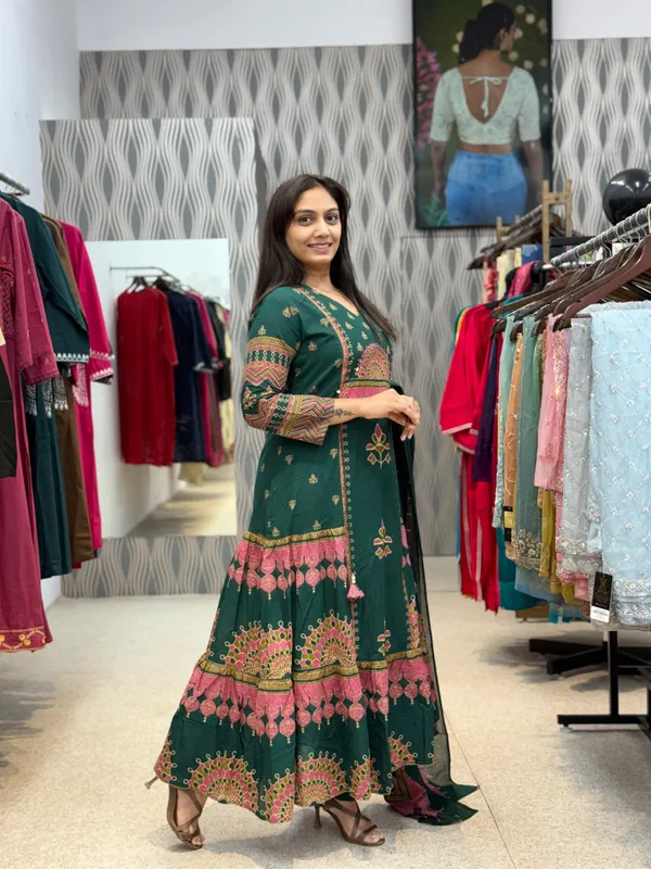 Green_Cotton_Anarkali_Floral_Printed_Kurti_Set_With_Dupatta_For_Women