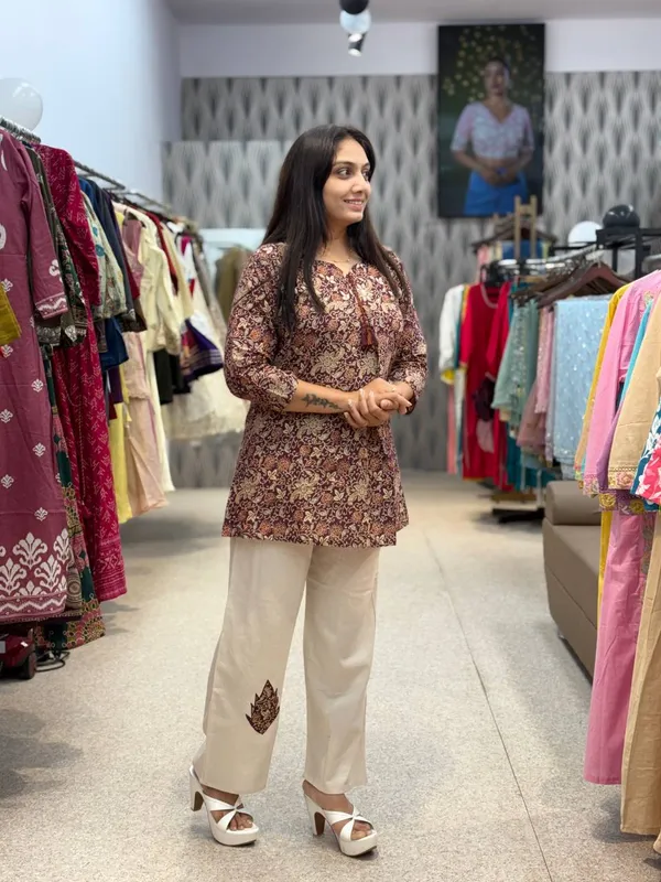 Maroon_Cotton_Floral_Printed_Straight_Tunic_With_Pants_For_Women