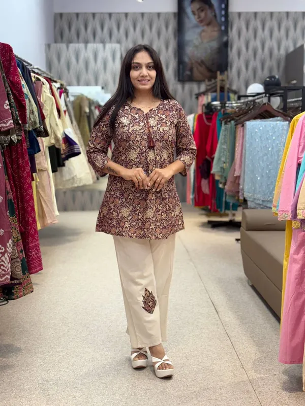 Maroon_Cotton_Floral_Printed_Straight_Tunic_With_Pants_For_Women