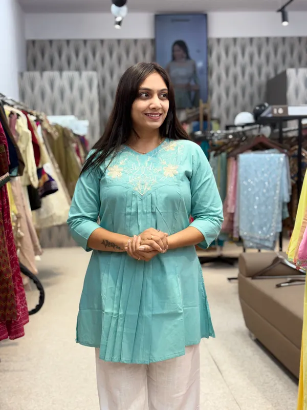Sea_Green_Cotton_Floral_Embroidered_Tunic_For_Women