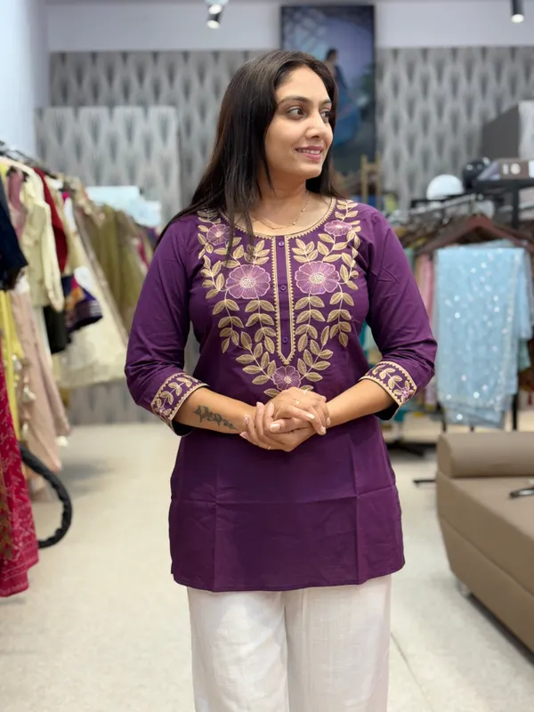 Wine_Purple_Cotton_Floral_Embroidered_Tunic_For_Women