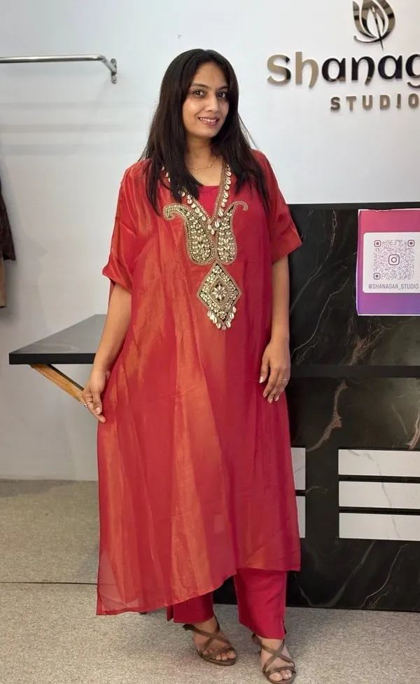 Red_Salsa_Kaftan_Embroidered_Kurta_For_Women