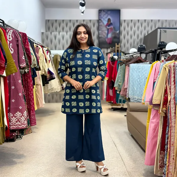Navy_Blue_Cotton_Geometric_Printed_Kurta_With_Pants_For_Women
