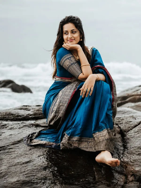 Gopika_Teal_Blue_Big_Elephent_Border_Narayanpet_Pure_Cotton_Saree_With_Running_Blose_Piece_For_Women