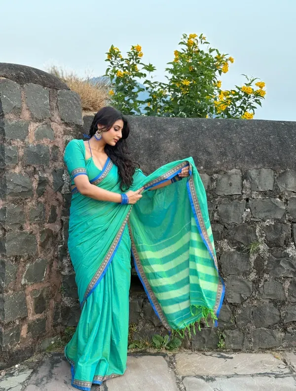 Shraddha_Teal_green_Narayanapet_Pure_Handloom_Masarai_Cotton_Saree_With_Running_Blouse_Piece_Same_Saree_Color_For_Women