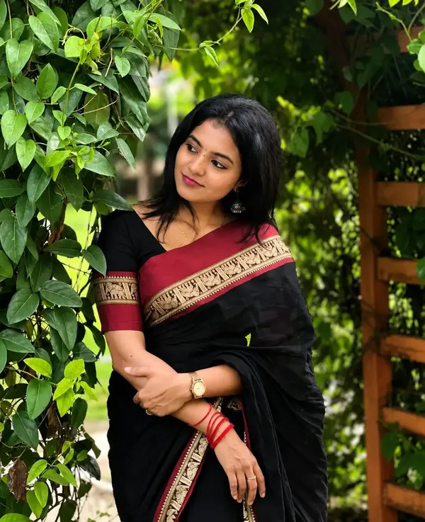 Brindha_Black_Elephant_Border_Traditional_Handloom_Pure_Mercerized_Cotton_saree_With_Running_Blouse_For_Women_